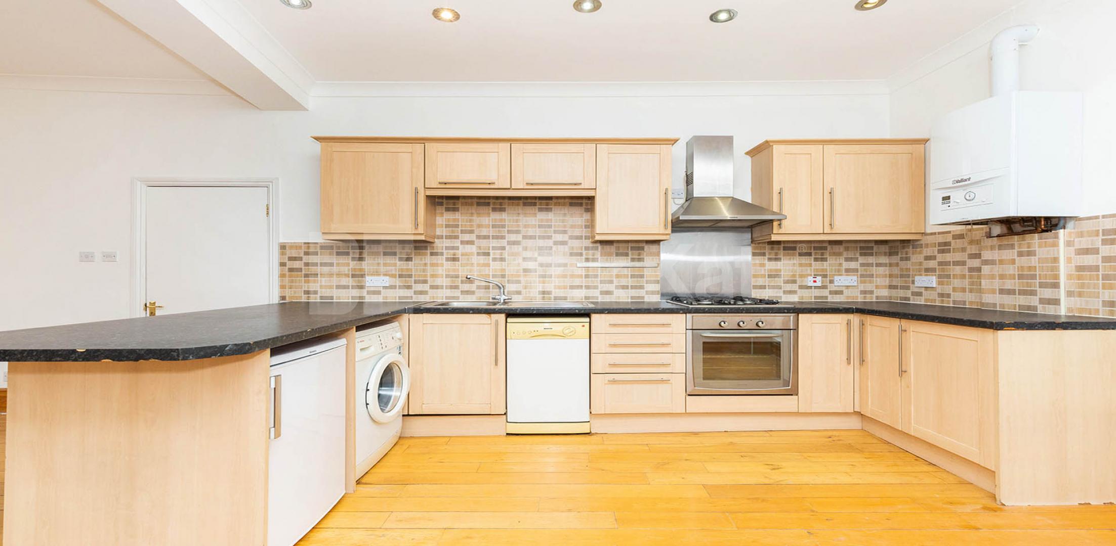 			2 Bedroom, 1 bath, 1 reception Flat			 Park Road, Crouch End